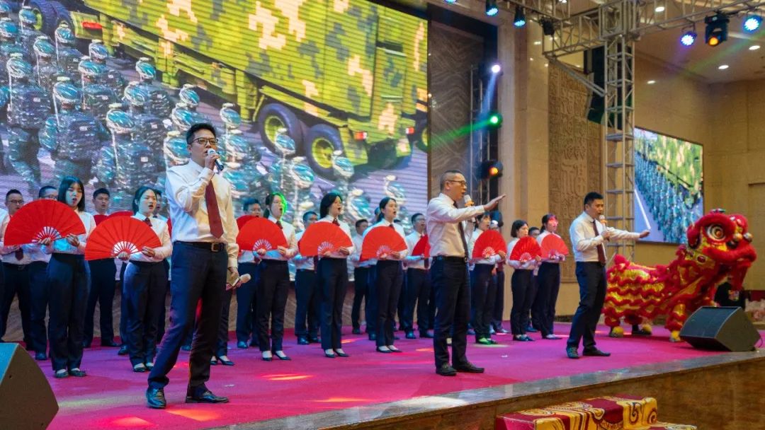金虎迎新·領(lǐng)跑2022 | 集團(tuán)年度總結(jié)會(huì)暨新年晚會(huì)完美落幕！(圖12)
